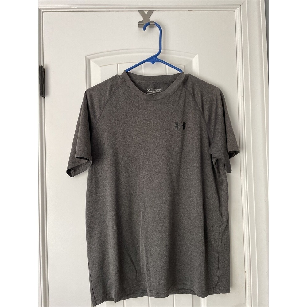 UNDER ARMOUR Short Sleeve HEAT GEAR Loose GRAY Shirt w/ BLACK LOGO Men's Medium